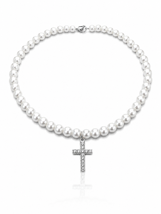 Collar de perlas con dije de cruz