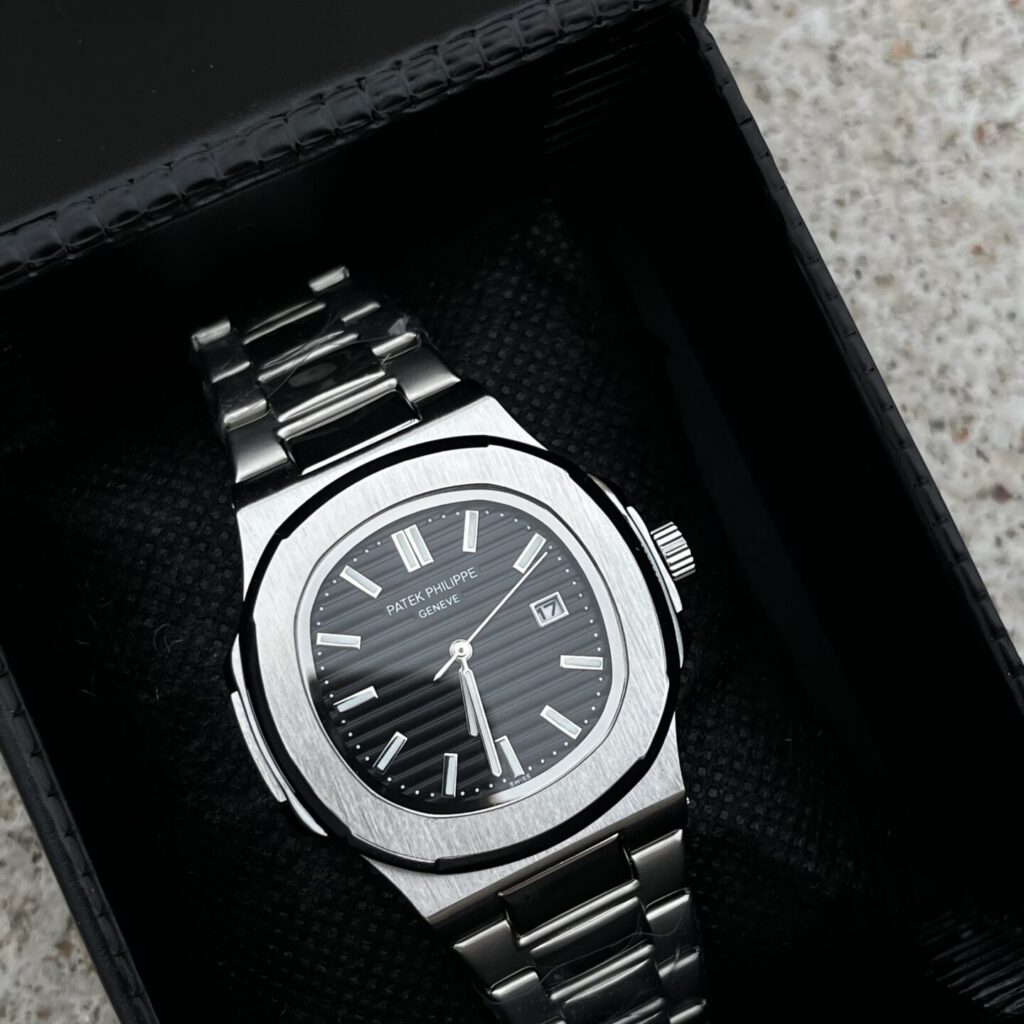 Patek Philippe Black 5712